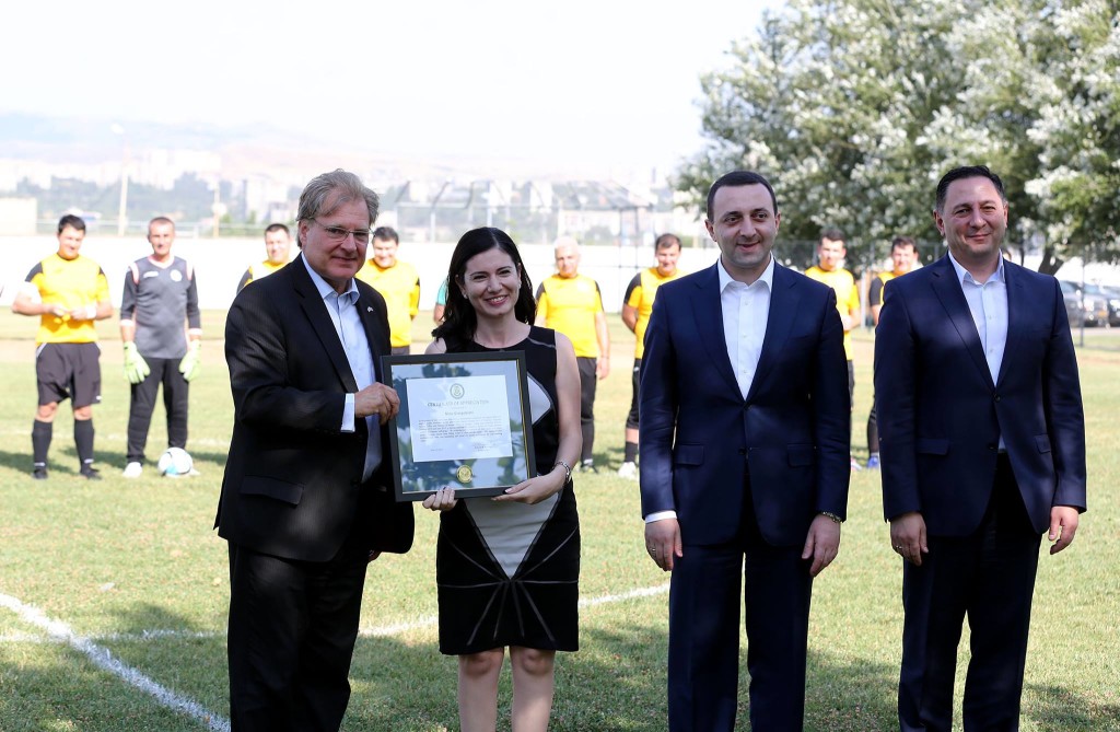აშშ-ს ელჩმა ნინო გიორგობიანს სიგელი გადასცა, 10 ივლისი, 2015, თბილისი, საქართველო. ფოტო: შსს