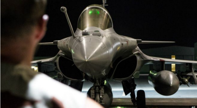 საფრანგეთის ავიაგამანადგურებლებმა ISIS-ის პოზიციები დაბომბეს