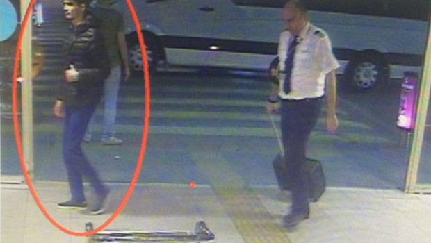 სტამბულის აეროპორტში სავარაუდო თვითმკვლელი ტერორისტების ფოტოები