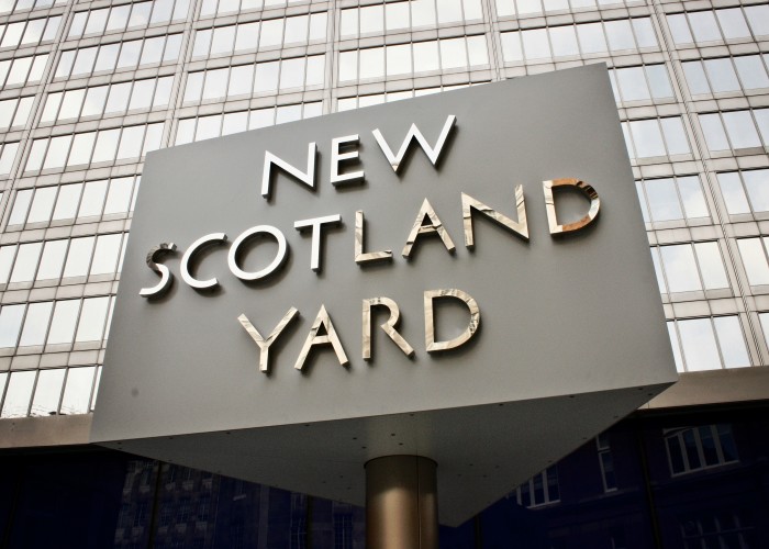 ლონდონში მოქალაქეებზე დანით თავდასხმის შედეგად 1 ადამიანი დაიღუპა და 5 დაშავდა
