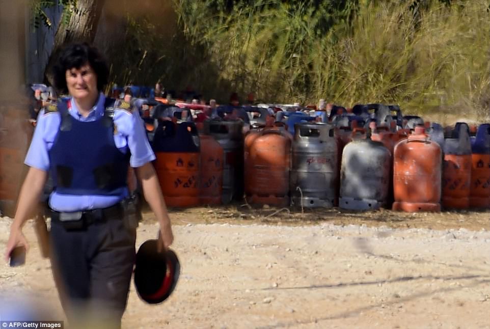 ბარსელონაში პოლიციამ გაზის 120 ავზი იპოვა, რომლებიც სავარაუდოდ ტერორისტებისაა