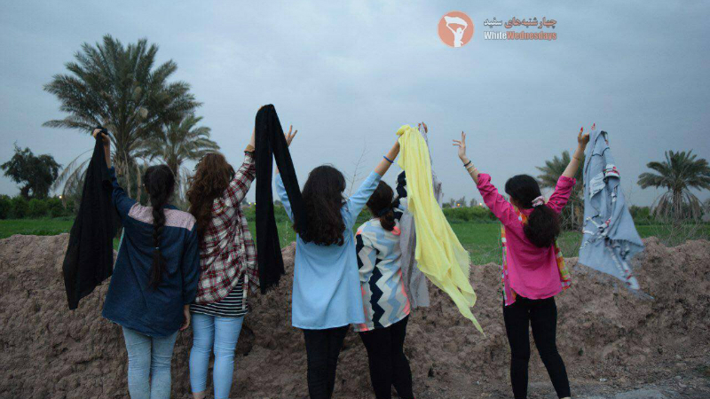 “ჩავიცვამ იმას, რაც მსურს!” – ირანელი ქალების კამპანია სავალდებულო ჰიჯაბის წინააღმდეგ