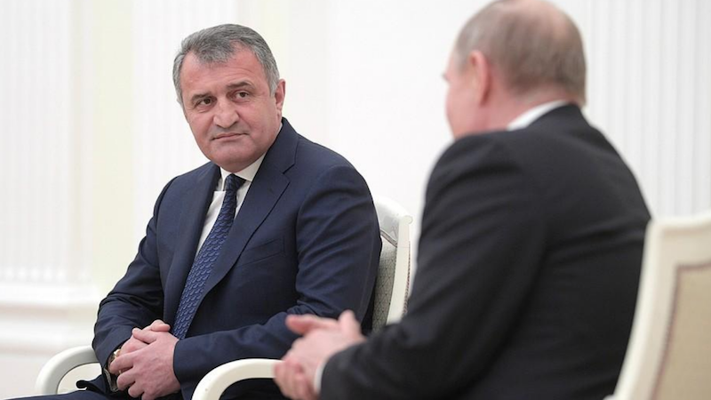Бибилов заявил, что в Цхивали должны быть готовы «к провокации, со стороны Грузии»