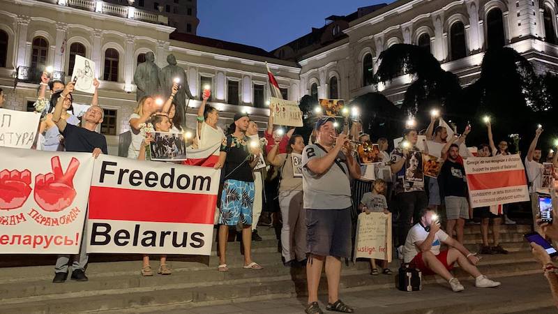 В Тбилиси и Батуми прошли акции солидарности с белорусскими митингующими