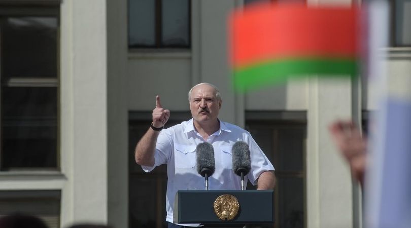 Александр Лукашенко на митинге в свою поддержку пригрозил белорусам вторжением войск НАТО