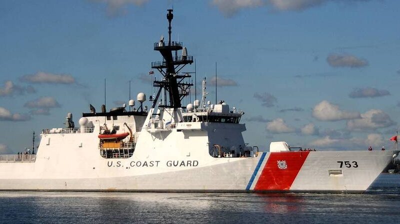 Российский флот следит за сторожевым кораблем США в Черном море