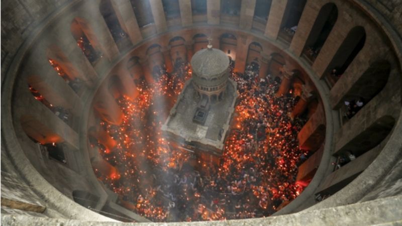 აღდგომის ტაძარში წმინდა ცეცხლის რიტუალი შესრულდა