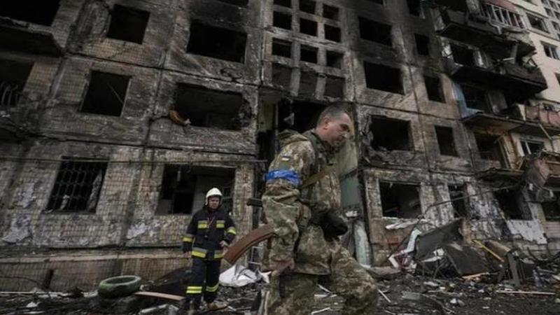Зеленский: Под обломками в поселке Десна нашли 87 погибших