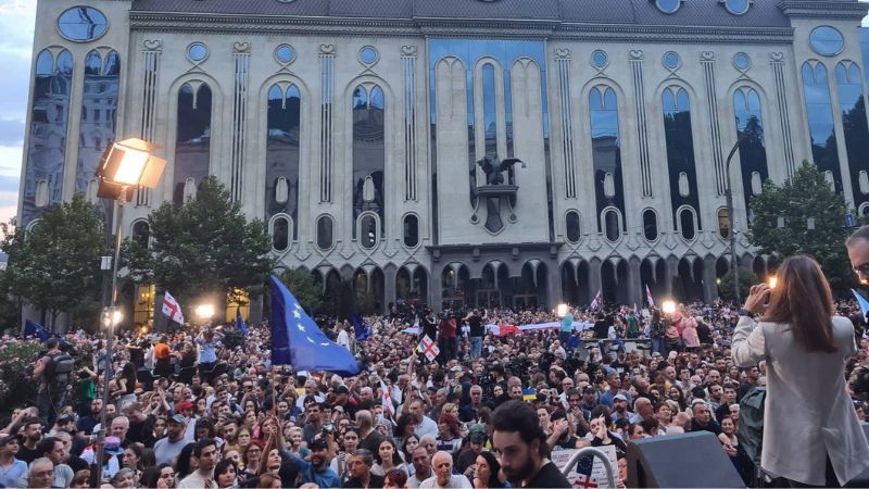 В Тбилиси проходит масштабная антиправительственная акция