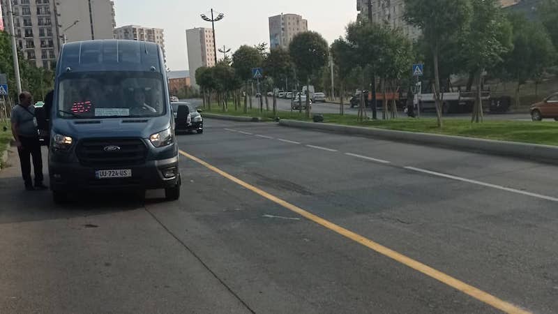 В Тбилиси продолжается работа по выделению новых автобусных полос