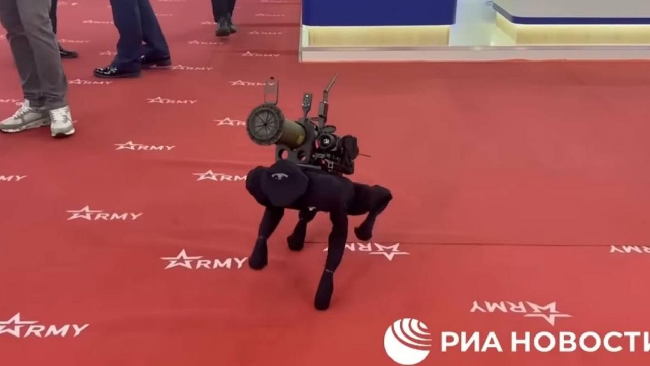 რუსეთში ჩინური რობოტი ძაღლი, რომელიც ალიექსპრესზე იყიდება, ადგილობრივი წარმოების საბრძოლო მანქანად წარადგინეს