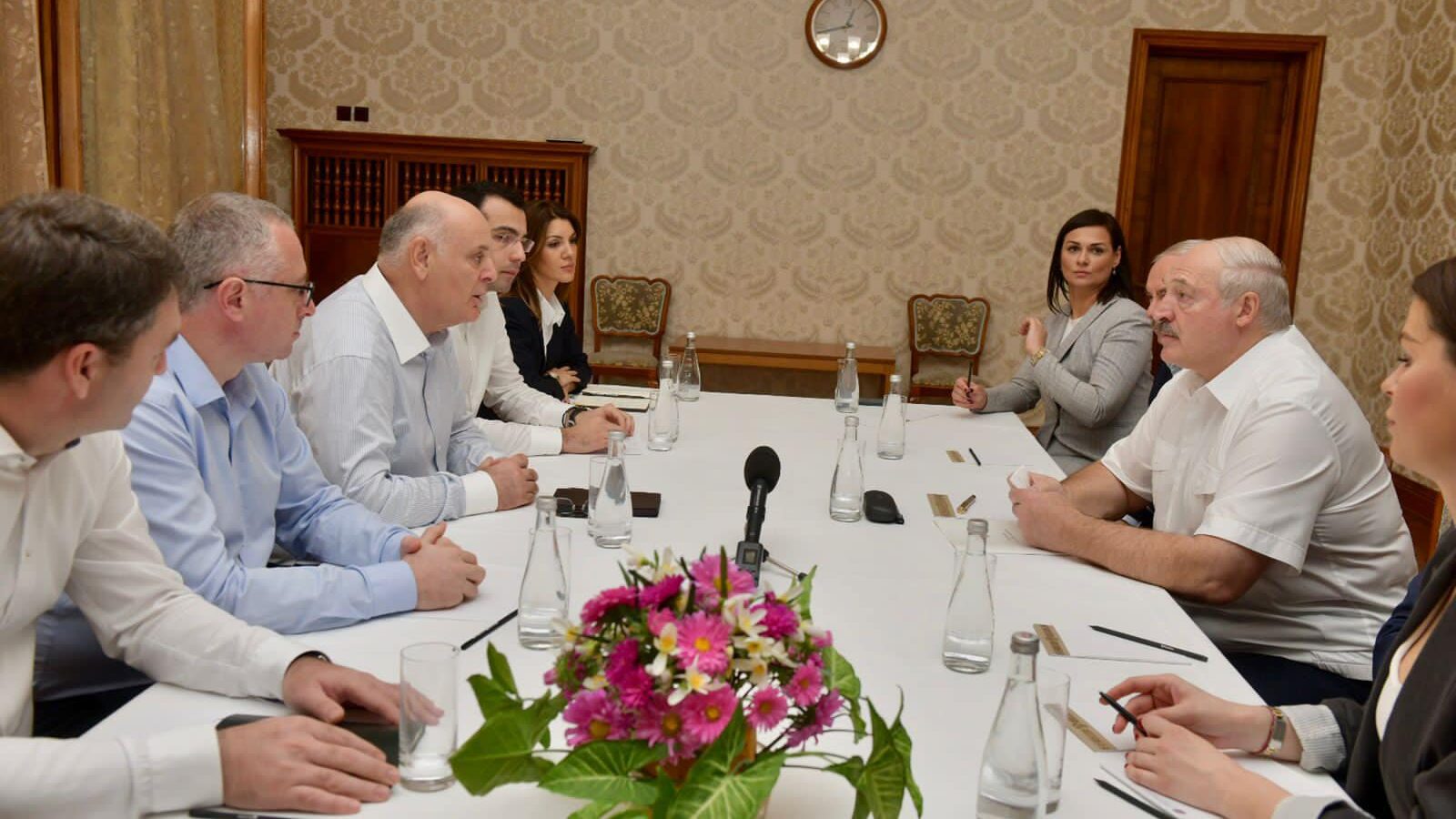 «Нужно укреплять отношения» — с какой целью Лукашенко приехал в Абхазию