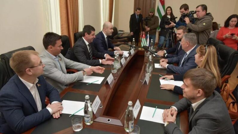 Парламентская делегация Союза Беларуси и России посетила Абхазию