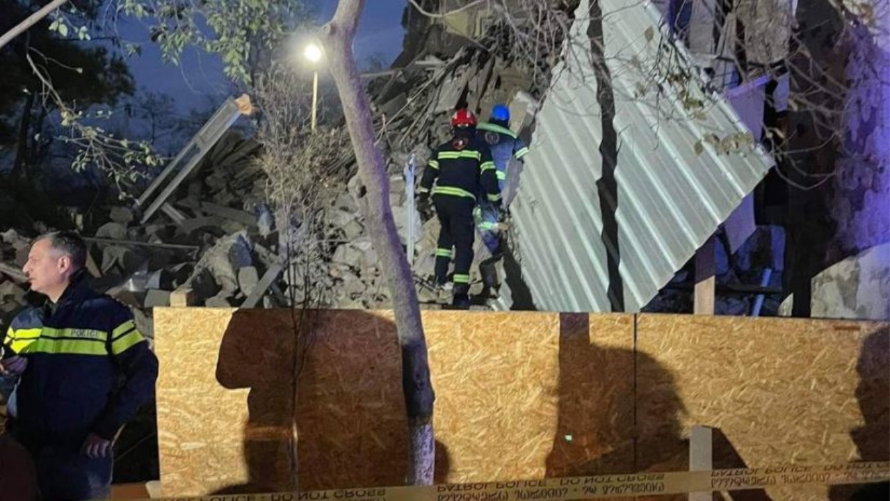В Рустави обрушился жилой дом — пострадали два человека