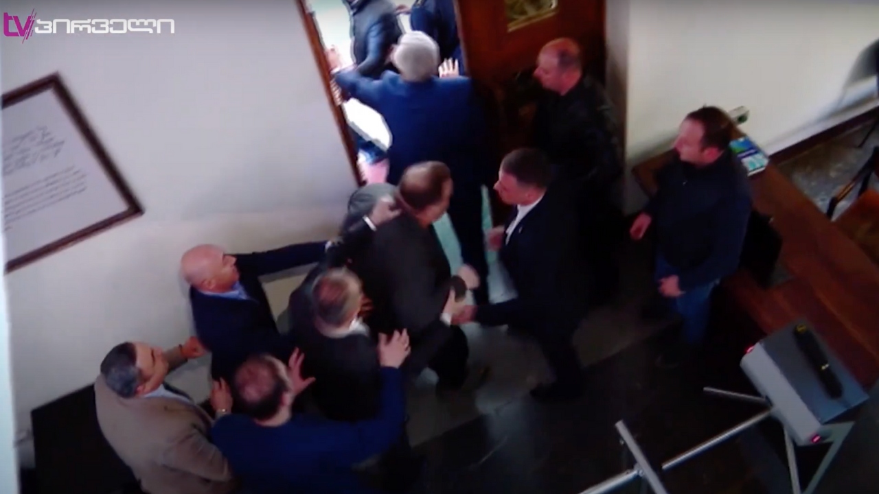 В Парламенте Грузии произошла очередная драка