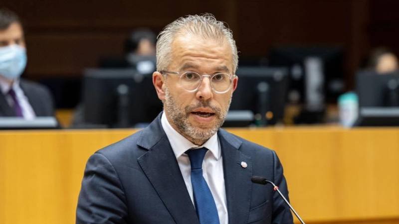 Европарламентарий Тейс Реутен назвал неприемлемыми нападки на Виолу Фон Крамон