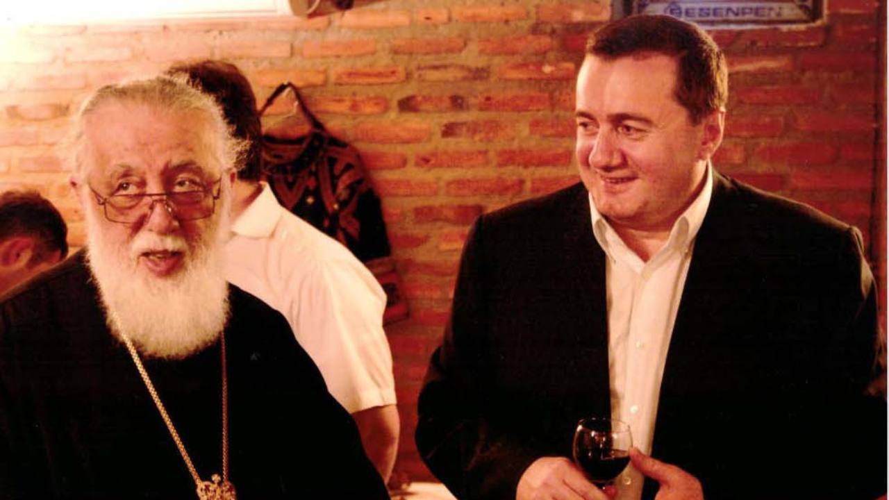 Илия II наградил грамотой предпринимателя Вано Чхартишвили