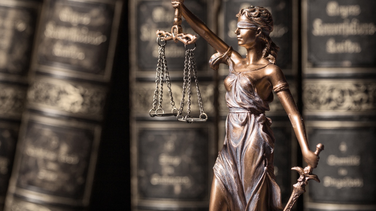 რატომ ჭიანურდება საქმეები სასამართლოში — 4 შესაძლო მიზეზი