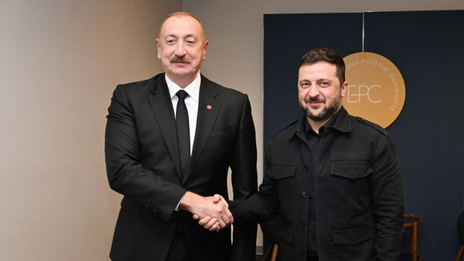 აზერბაიჯანმა უკრაინას კრიტიკული ინფრასტრუქტურისთვის თითქმის 40 ტონა მოწყობილობა გადასცა
