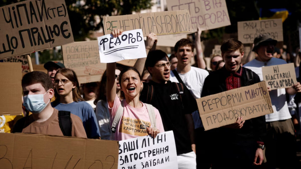 უკრაინაში აქციები დაიწყო თავდაცვის მინისტრის პოსტზე მიხაილო ფედოროვის დარჩენის მოთხოვნით