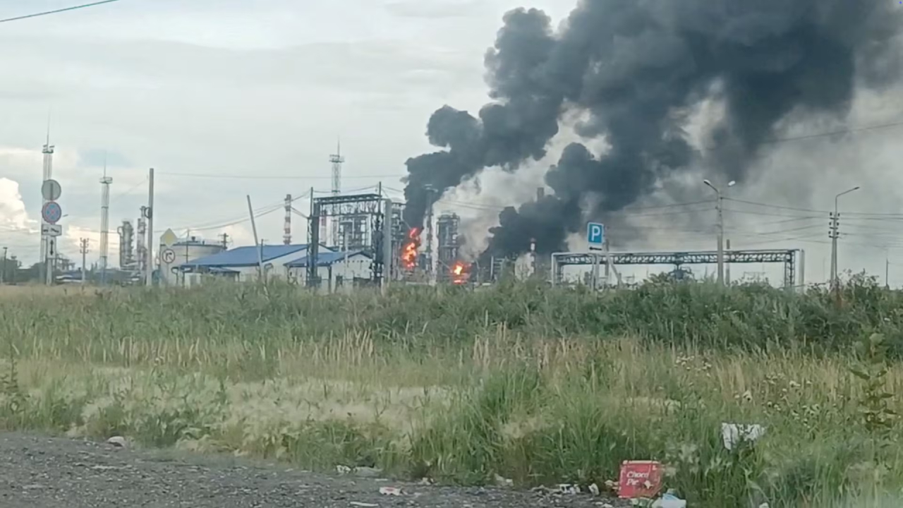 თავდასხმის შემდეგ ომსკის ნავთობგადამამუშავებელმა ქარხანამ მუშაობა შეაჩერა – Reuters