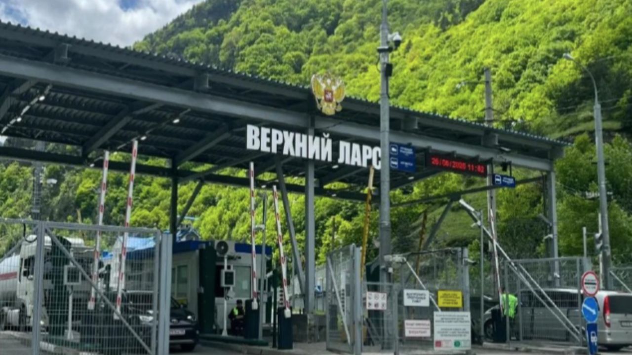 შსს-ს ცნობით, ბოლო 24 საათში ლარსზე 7 880 ადამიანი შემოვიდა, 8 406 გავიდა