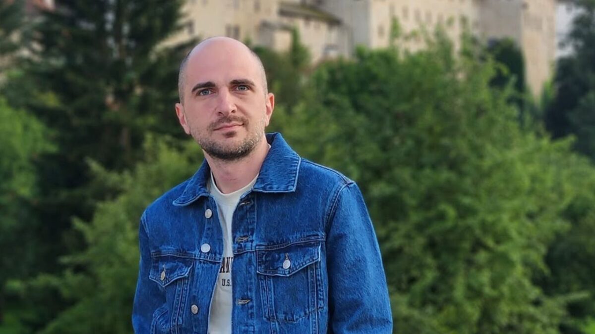 საია შსს-ს თორნიკე რაზმაძის წინააღმდეგ დაწყებული საქმის შეწყვეტისკენ მოუწოდებს