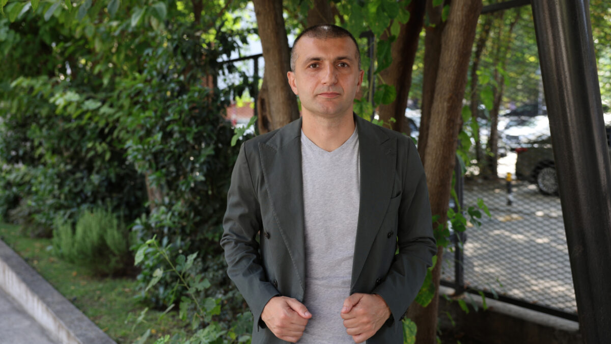 “სისტემას სურს, მოქალაქე გარე სამყაროს მოსწყვიტოს“ — რატომ მცირდება მსოფლიო ისტორიის საათები სკოლაში