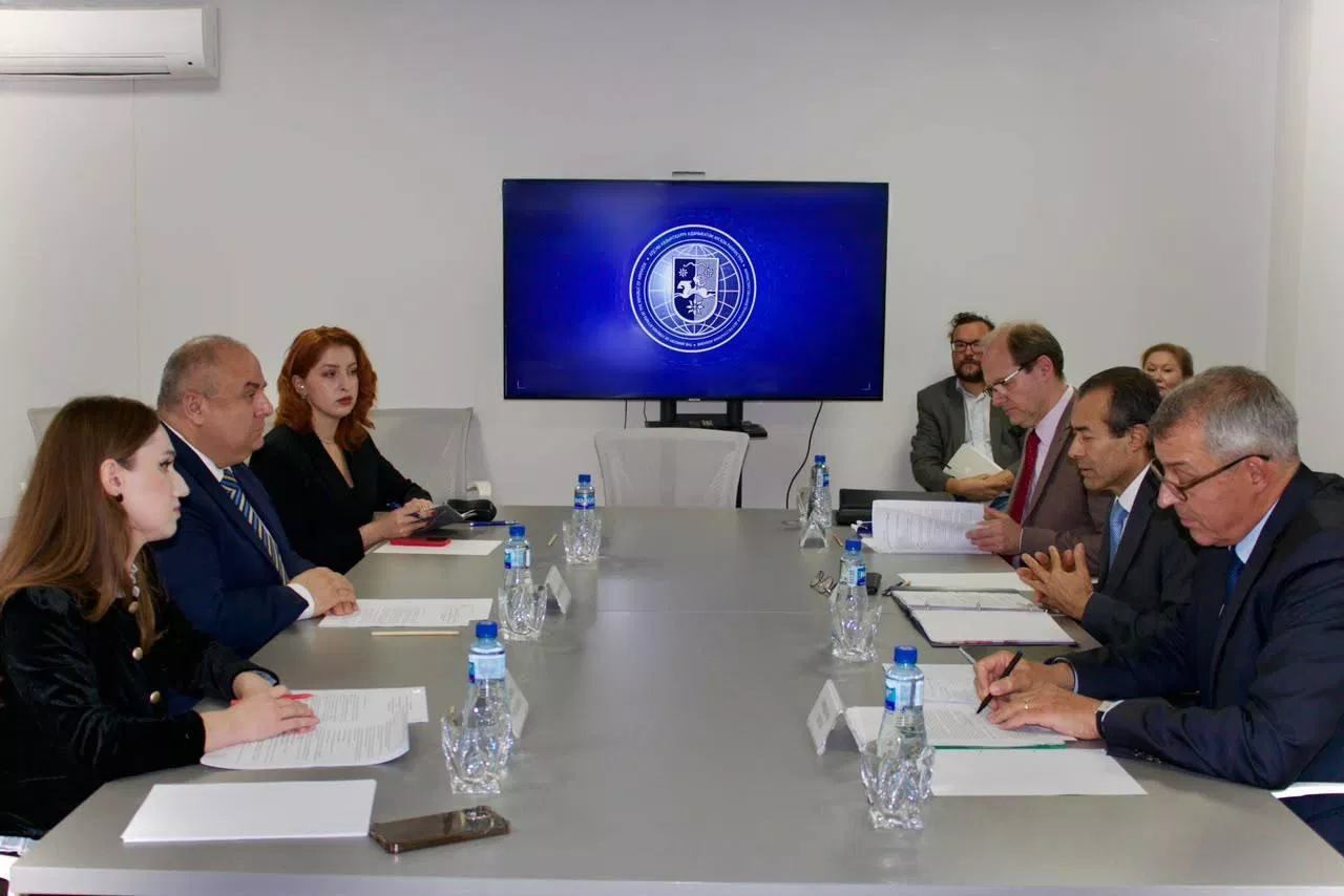ჟენევაში შეხვედრამდე გაეროს, ეუთოსა და EU-ს წარმომადგენლები სოხუმში ჩავიდნენ