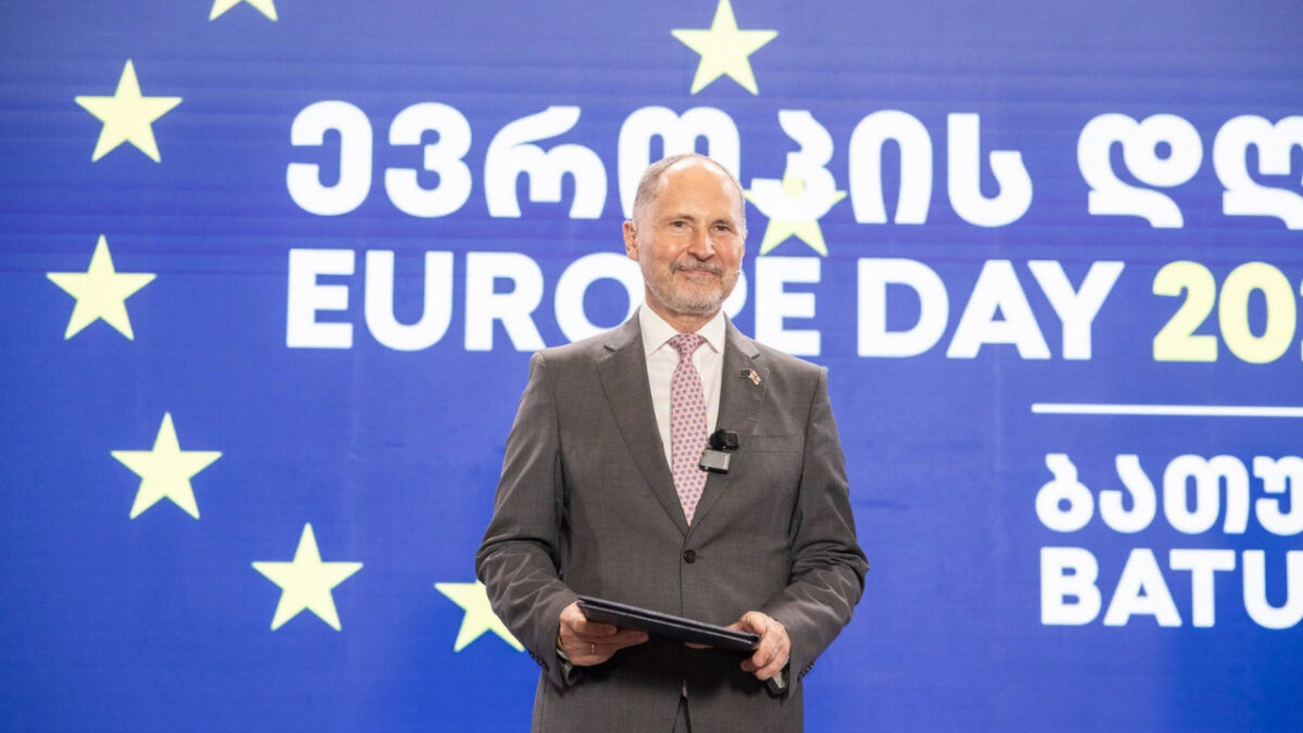 ყალბი დილემაა თითქოს საქართველოს არჩევანის გაკეთება უწევს იდენტობასა და ევროინტეგრაციას შორის – ჰერჩინსკი